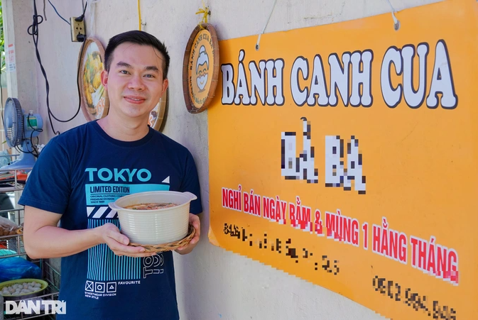 Bỏ việc lương 1.000 USD, chàng trai đi bán bánh canh cua vì... mẹ - Hình 3 Bo viec luong 1.000 USD, chang trai di ban banh canh cua vi... me-Hinh-3