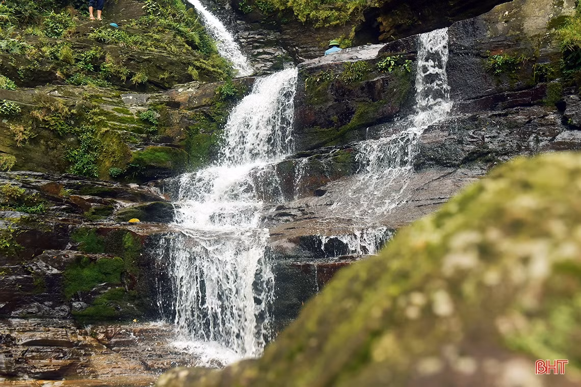 Ngay cả vào mùa hè, nhiệt độ khu vực thác Tiên chỉ trong khoảng 20-25oC.