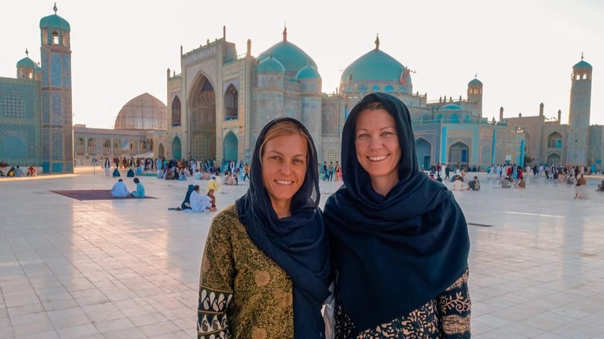 Cap doi miet mai du lich hon 100 nuoc khap the gioi-Hinh-2