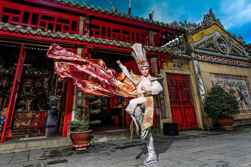 Những ngày qua, Quốc Trí được nhiều chuyên trang sắc đẹp đánh giá cao và lọt Top 3 thí sinh được yêu thích nhất tại cuộc thi.