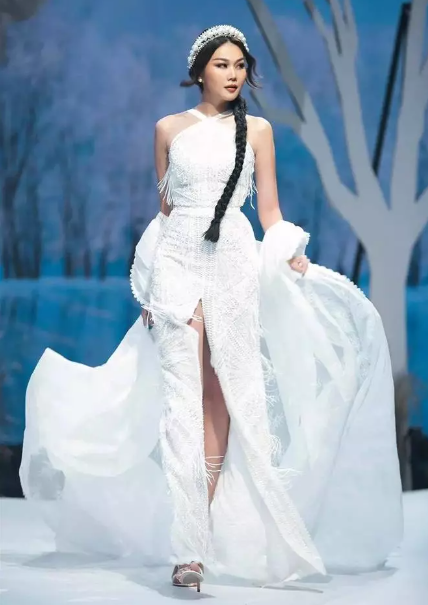 Dự đoán váy cưới Thanh Hằng sẽ mặc để sánh đôi chú rể - Hình 4 Du doan vay cuoi Thanh Hang se mac de sanh doi chu re-Hinh-4