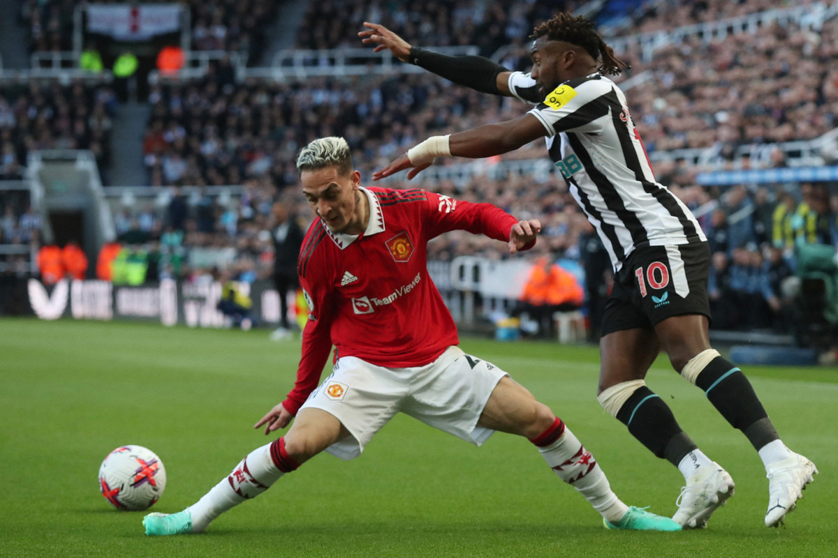 MU dua top 4 Premier League: Quy do nguy co kiet suc-Hinh-3