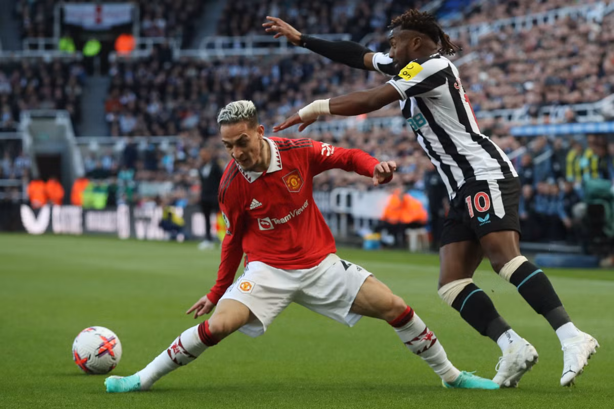 MU dua top 4 Premier League: Quy do nguy co kiet suc-Hinh-3