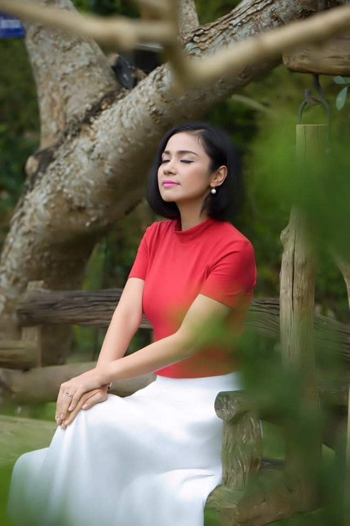 Tuy không hoạt động showbiz hay đóng phim như trước, Việt Trinh vẫn được nhiều thế hệ khán giả mến mộ. Đầu tháng 1/2022, Việt Trinh bất ngờ tuyên bố giải nghệ, ngừng đóng phim để tập trung chăm sóc con trai.