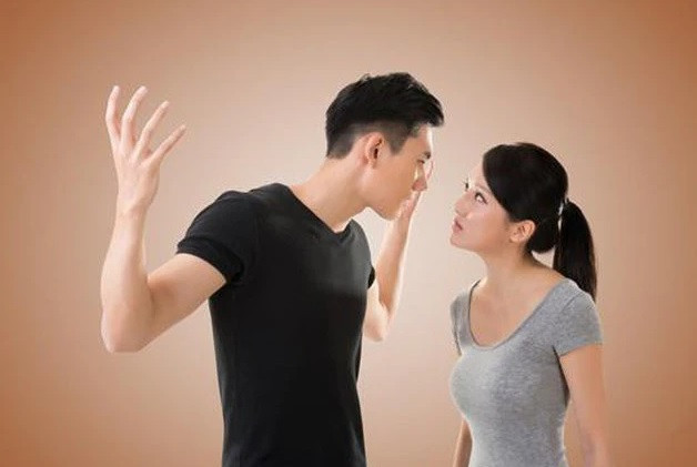 Gay tai nan cho nguoi ta, chong toi khong nhan loi con thach thuc