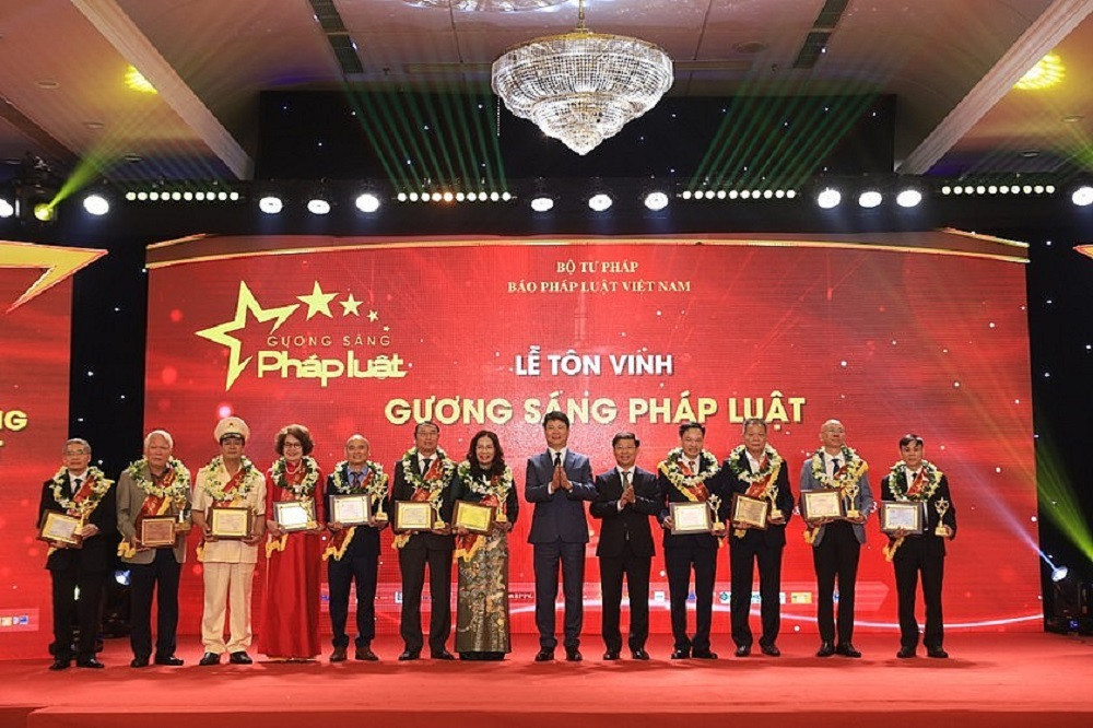 50 Guong sang phap luat nam 2023: Nang cao y thuc ton trong phap luat