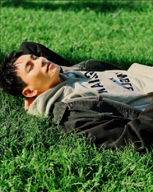 Kieu Minh Tuan lo ro ve be ngoai gay go dang bao dong-Hinh-2