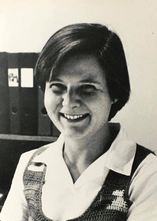 Mẹ ruột Kim Lý thời trẻ là nhân viên làm việc tại Liên Hiệp Quốc. Nói về công việc của mẹ thời trẻ, Kim Lý kể: "Khi còn là thiếu niên, con luôn có thể dựa vào mẹ bất kể tình huống nào. Mẹ đã đi khắp thế giới, làm việc cho Liên Hợp Quốc, giúp đỡ người tị nạn khi họ lần đầu tiên đến Thụy Điển và luôn đề cao sự bình đẳng cho dù là sắc tộc, tôn giáo, giới tính và xu hướng tình dục nào".