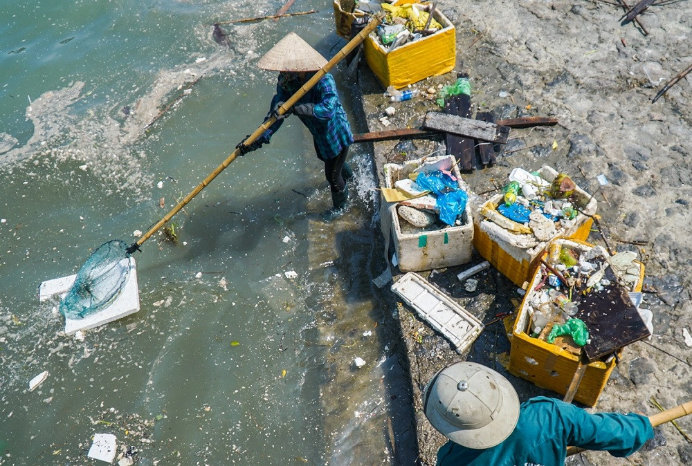 Giảm thiểu rác thải nhựa để phát triển du lịch bền vững Giam thieu rac thai nhua de phat trien du lich ben vung