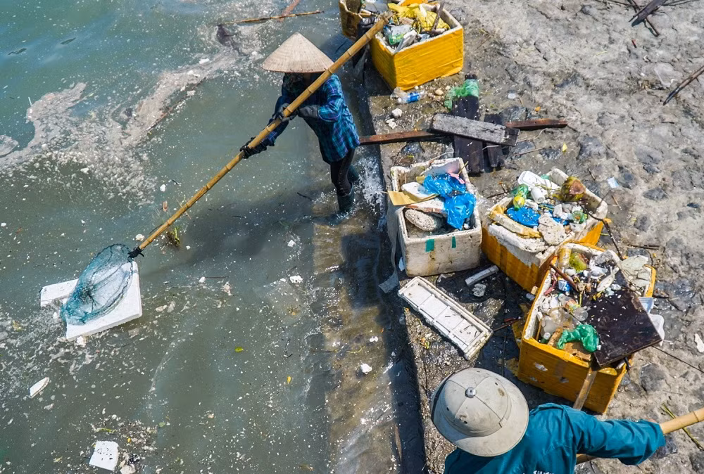 Giam thieu rac thai nhua de phat trien du lich ben vung