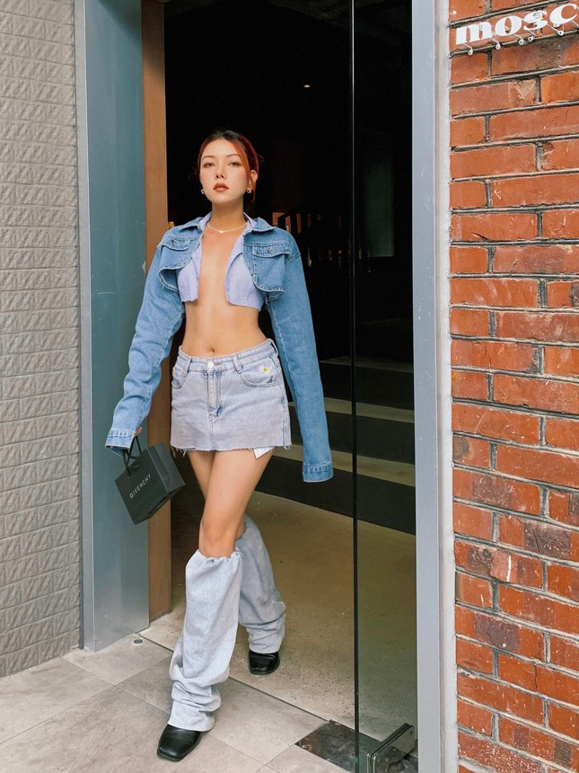 Nu sinh nganh thoi trang goi y ve phong cach Y2K cho gioi tre-Hinh-3