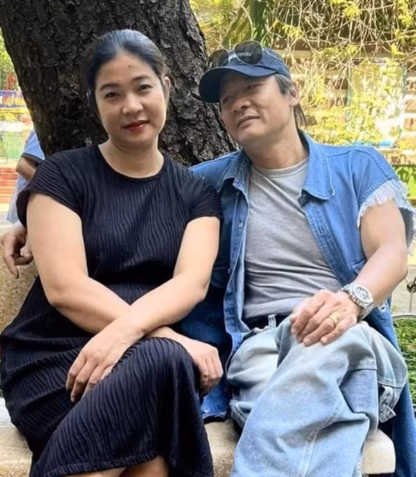 Nam nghệ sĩ cho hay dù rất "vật vã" khi phải quyết định dừng đóng phim nhưng với anh gia đình vẫn là ưu tiên số 1: "Đặt đam mê của cá nhân và cuộc sống của vợ con lên bàn cân, tôi biết mình cần phải làm gì. Với tôi, gia đình là trên hết".