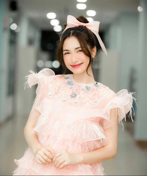 Ngam nhan sac ngot ngao cua ban gai cu Cong Phuong-Hinh-4