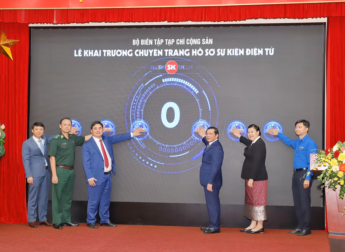 Ra mat Chuyen trang Ho so su kien dien tu Tap chi Cong san