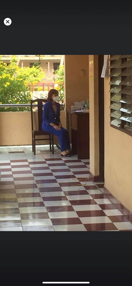 Theo thông báo của Bộ Y tế, ngày 25/2 trên mạng xã hội Facebook lan truyền hình ảnh livestream của một cô gái tự xưng quê Bình Dương, đến từ Daege (thành phố tâm dịch COVID-19 của Hàn Quốc) nhập cảnh tại sân bay quốc tế Tân Sơn Nhất (TP HCM), chia sẻ bí quyết khai báo y tế không trung thực để được nhập cảnh.