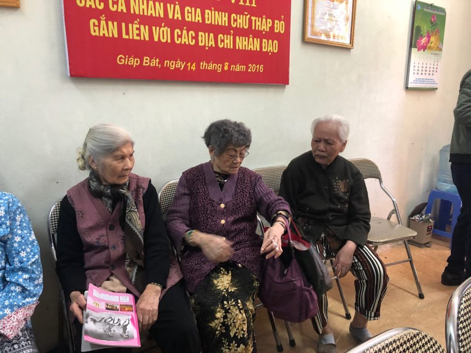 Am long phong kham mien phi cua nhung bac si U70, 80 tai Ha Noi-Hinh-3