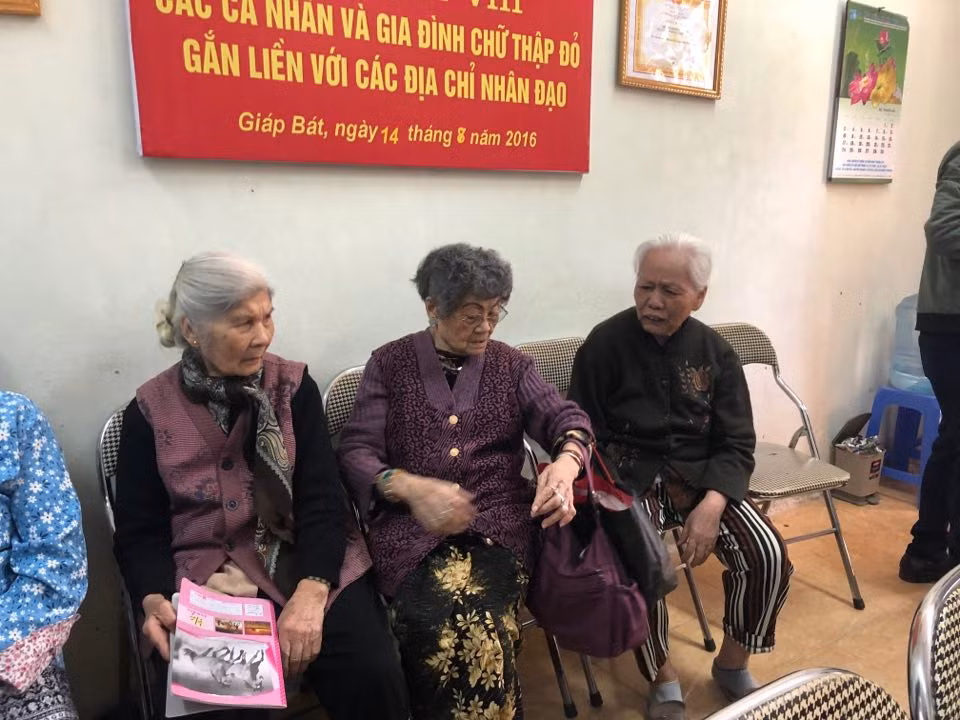 Am long phong kham mien phi cua nhung bac si U70, 80 tai Ha Noi-Hinh-3