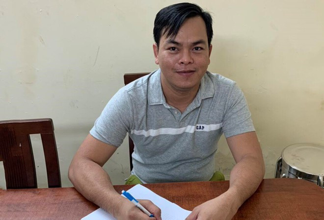 Số vũ khí nói trên, Tài khai là tìm mua của những người không rõ lai lịch trên mạng Internet và chưa từng sử dụng đến. Trước đó, Tài từng bị xử phạt hành chính 45 triệu đồng về hành vi tàng trữ công cụ hỗ trợ mà không có giấy phép, tàng trữ vũ khí thô sơ mà không có giấy phép, tàng trữ trái phép vũ khí thể thao.