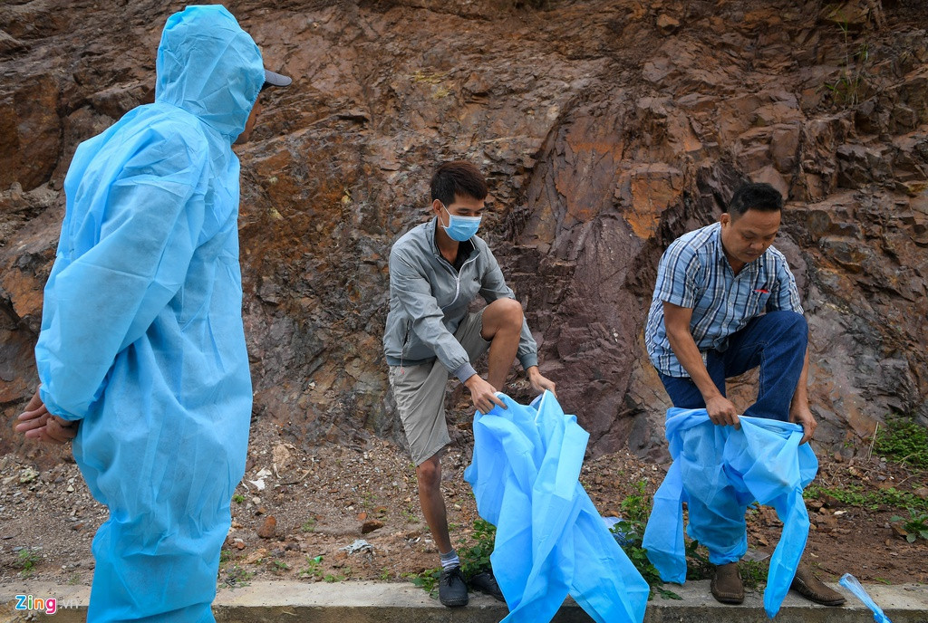 Tài xế nhịn ăn uống, chở hàng sang Trung Quốc - Hình 2 Tai xe nhin an uong, cho hang sang Trung Quoc-Hinh-2