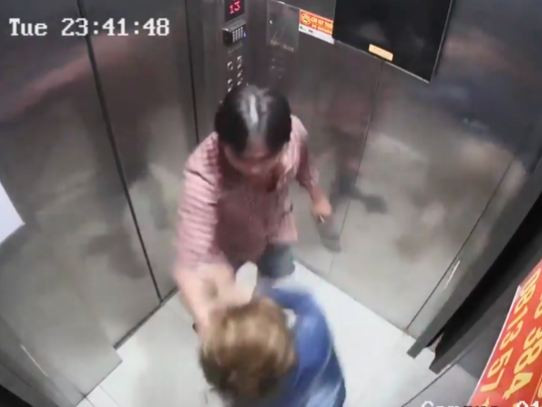 Danh ban gai trong thang may Trung Dong Plaza: Nan nhan bo qua... phat duoc khong?