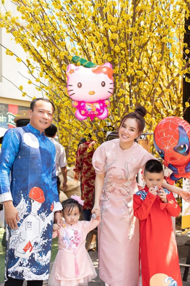 Nguoi dep Viet cong khai dua dai gia: Xe sang, hang hieu nhieu vo ke-Hinh-3