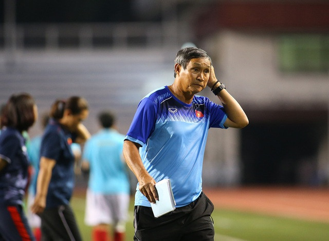 HLV Mai Duc Chung bi VFF no luong: Dong co cua nguoi tung tin don la gi?