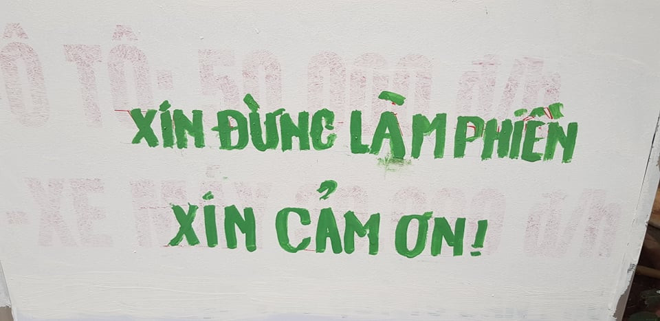 Có mặt tại bên trong con ngõ 121 Thái Hà thuộc phường Trung Liệt, quận Đống Đa, PV được một số người dân tại nơi đây cho biết, người mà lập "trạm BOT" đó là một người đàn ông có địa chỉ tại ngõ 121 Thái Hà.