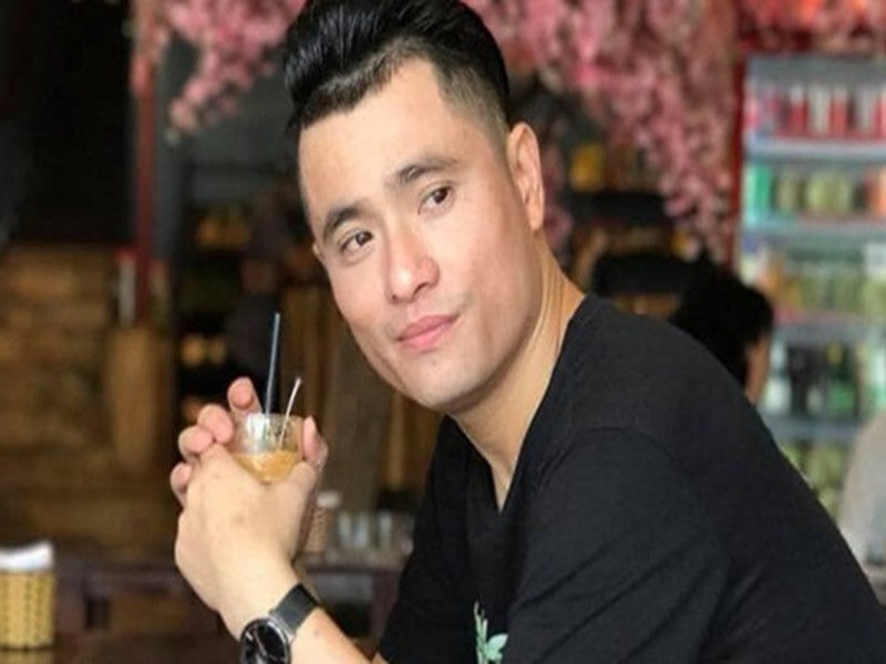 Sau khi NTK Nhật Dũng qua đời, gia đình nhà thiết kế quá cố lên tiếng cảnh báo về việc có kẻ xấu giả mạo lừa tiền phúng điếu. Cụ thể, kẻ xấu này lập tài khoản Facebook giả mạo mang tên NTK Nhật Dũng đồng thời để lại số tài khoản ngân hàng để kêu gọi bạn bè, đồng nghiệp, khán giả gửi tiền phúng điếu.