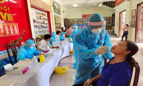 Bo Y te de nghi Ha Noi, TP HCM va 21 tinh, thanh than toc xet nghiem Covid-19
