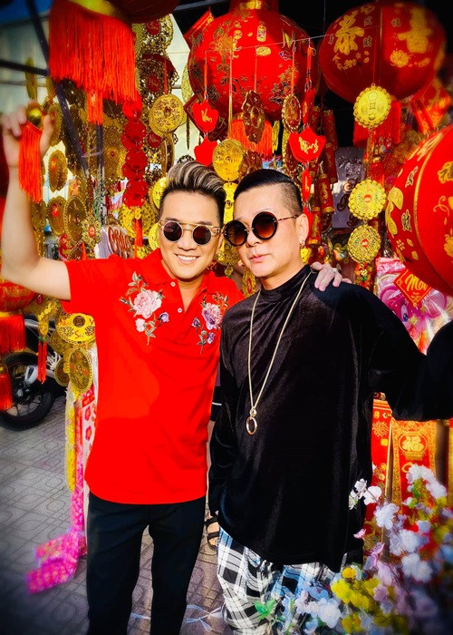 Vũ Hà từng chia sẻ, ngày xưa anh lầm tưởng Đàm Vĩnh Hưng yêu mình nhưng do tinh ý nên mau chóng nhận ra tình tri kỷ. Cũng theo Vũ Hà, cả hai từng cạch mặt nhau do hiểu lầm sau khi bị người khác đâm chọt, bịa chuyện.