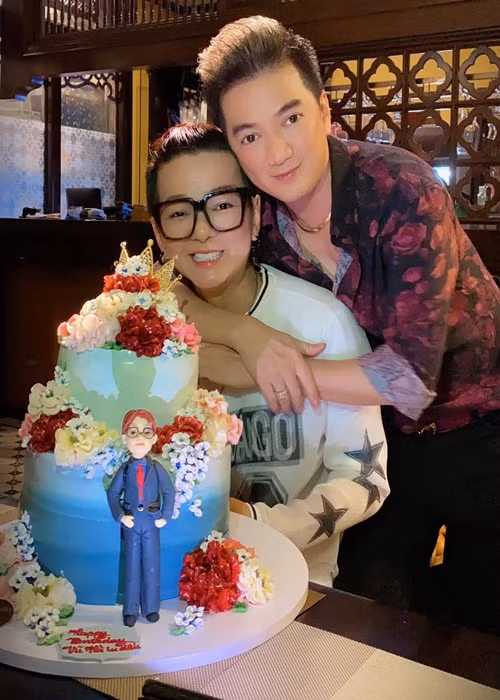 Mr Đàm khẳng định, nếu mối quan hệ giữa anh và Dương Triệu Vũ là tri kỷ thì với Vũ Hà, anh xem đó còn hơn là tri kỷ. Ngoài ra, Đàm Vĩnh Hưng cho biết rằng anh sẽ có Vũ Hà cho đến già, đến chết.