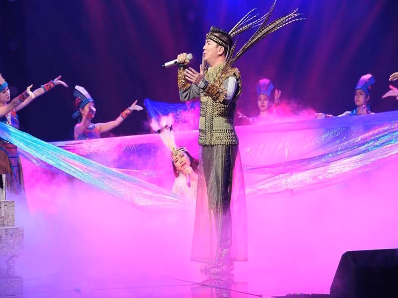 Năm 2018, Vượng Râu cho biết: “Anh Đàm Vĩnh Hưng là ca sĩ có cát -sê cao nhất hiện nay, ngay cả ca sĩ hải ngoại cũng không bằng. Giá cát-sê mà tôi phải trả cho ca sĩ Đàm Vĩnh Hưng lớn hơn nhiều so với con số 160 đến 180 triệu mà mọi người vừa đưa ra”.