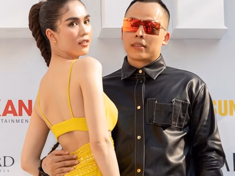 Nhiều bạn bè, đồng nghiệp gửi lời chúc mừng sinh nhật đến Ngọc Trinh. Khắc Tiệp bày tỏ: “Happy birthday cô gái trẻ thơ. I love you”.