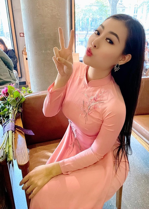 Khi Thanh Hương bận rộn, ông xã của cô sẵn sàng làm việc nhà, chăm sóc các con.