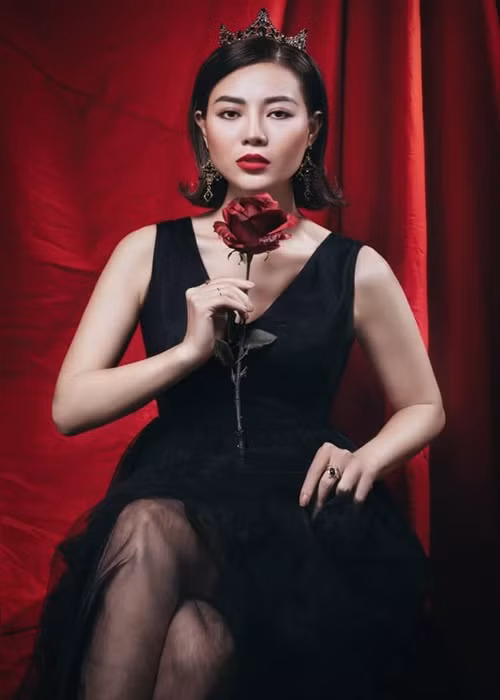 Trong mắt Thanh Hương, ông xã là người giống tính nhân vật Đồng trong “Mùa hoa tìm lại”. “Chồng tôi tốt tính nhưng không khéo trong cư xử, đặc biệt không biết nói lời ngọt ngào hay hành động lãng mạn”, cô chia sẻ trong cuộc phỏng vấn trên Giao thông.