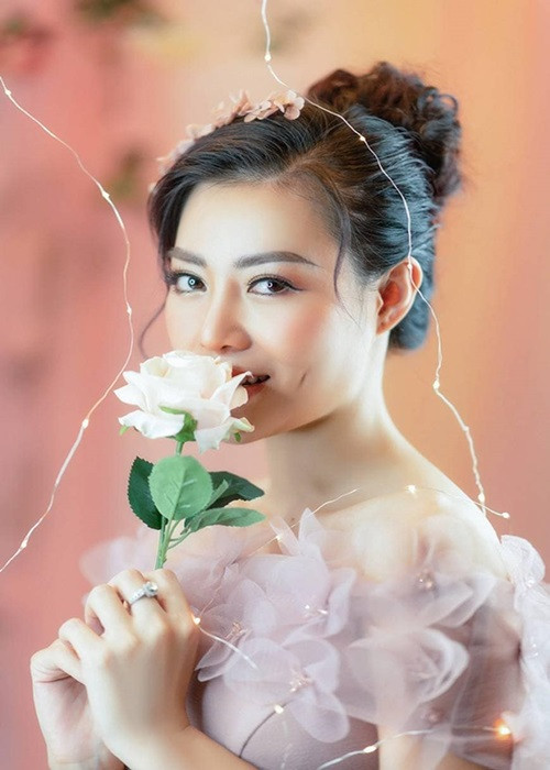 Thanh Hương từng chia sẻ, từ khi quen nhau năm 17 tuổi, cô luôn nghĩ chồng là người đàn ông của đời mình. Đến nay, sau 12 năm chung sống, nữ diễn viên chưa bao giờ hối hận.