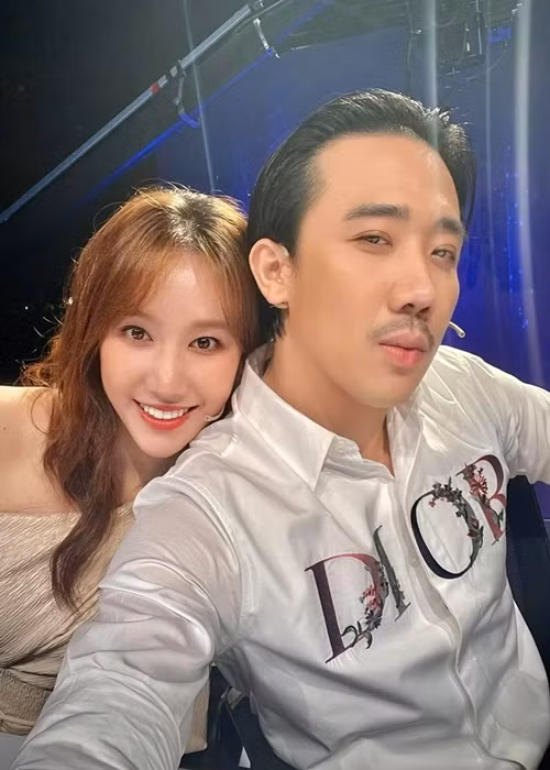 Năm 2017, Trấn Thành cho biết, anh chỉ được bà xã Hari Won cho 2 triệu đồng tiêu vặt mỗi ngày.