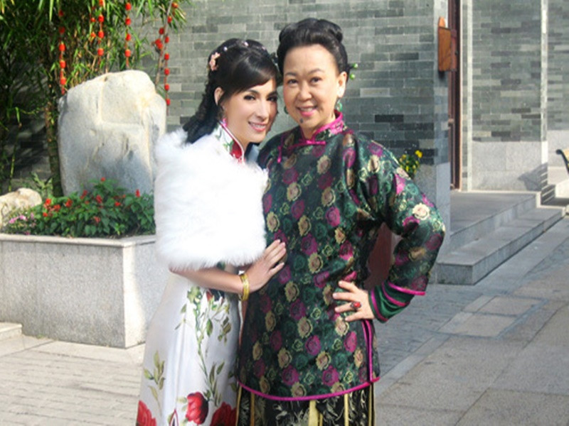 Vai diễn của Phi Nhung trong “Trạng sư Trần Mộng Cát” là Mộng Phi Phi, một ca sĩ Việt Nam sang Trung Quốc tìm cha, sau trở thành người yêu của Long bộ đầu, hộ vệ của trạng sư. Ngoài diễn xuất, Phi Nhung còn thể hiện ca khúc chủ đề của phim. Ảnh: Thể thao văn hóa