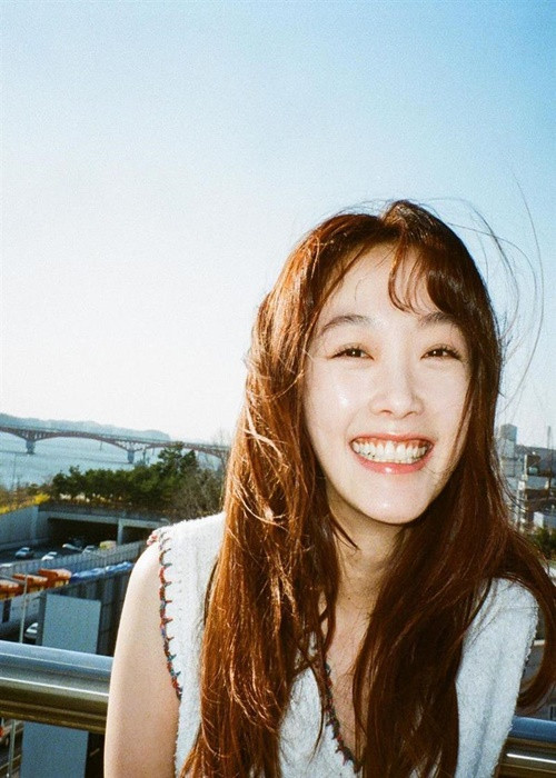 Không có thông tin về đời tư của Lee Yoo Mi.