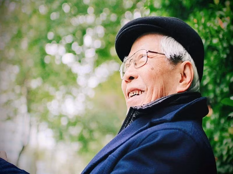 Theo Tiền Phong, năm 1956, nghệ sĩ Mạnh Lân được cử đi học khoa Đạo diễn hoạt hình tại Đại học Quốc gia Điện ảnh Liên Xô. Năm 1962, về nước, ông làm việc tại Xưởng phim Hoạt họa búp bê Việt Nam (nay là Hãng phim hoạt hình Việt Nam). Nghệ sĩ Mạnh Lân từng giữ cương vị Giám đốc Hãng phim hoạt hình Việt Nam. Ảnh: Tiền Phong