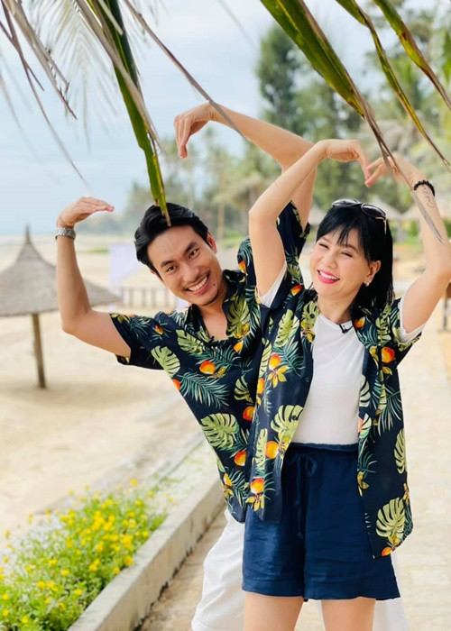 Hiện tại, Cát Phượng gắn bó với Kiều Minh Tuấn. Cả hai hẹn hò từ năm 2009.