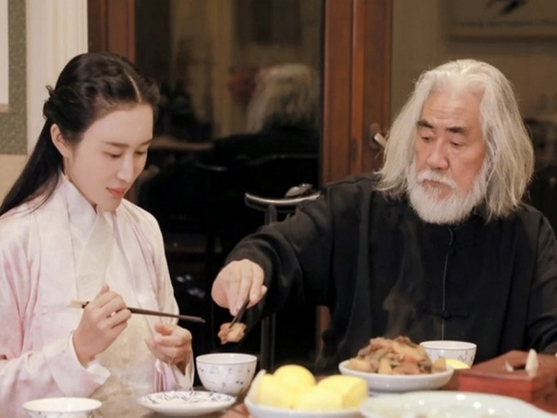 Ông trùm phim kiếm hiệp Kim Dung nhiều lần lên tiếng đáp trả antifan. Ông cho rằng nhiều người rảnh rỗi và đố kỵ nên mới soi mói cuộc sống của mình. Ảnh: Vietnamnet