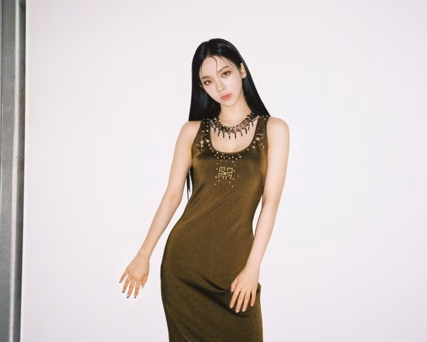 Thuật ngữ "ulzzang" dùng để chỉ người không hoặc chưa có ý định hoạt động nghệ thuật. Tuy nhiên, họ được chú ý nhờ vẻ ngoài nổi bật, phong cách thời trang sành điệu. Ảnh: @aespa_official.