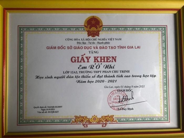 Vuot len hoan canh, cau hoc tro nguoi dan toc Jrai thanh thu khoa truong Sy quan-Hinh-3