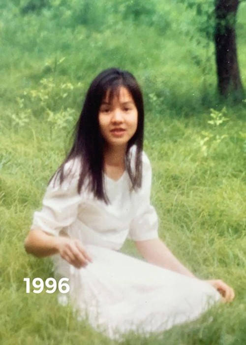 Diễm Quỳnh sinh năm 1972, là con gái của nhà ngoại giao Đặng Nghiêm Hoành. Ông Đặng Nghiêm Hoành từng là Đại sứ đặc mệnh toàn quyền của Việt Nam tại Trung Quốc năm 1989 - 1997.