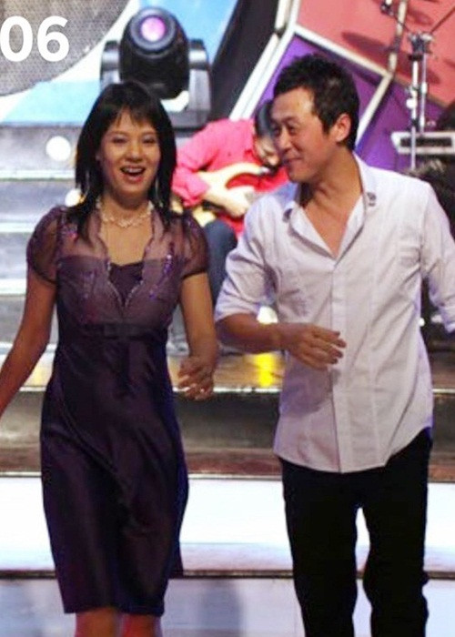 Ở vai trò dẫn chương trình, Diễm Quỳnh được nhiều khán giả yêu mến nhờ lối dẫn tự nhiên, hài hước. Bạn dẫn chương trình ăn ý nhất của cô là MC Anh Tuấn. Ảnh: Zing