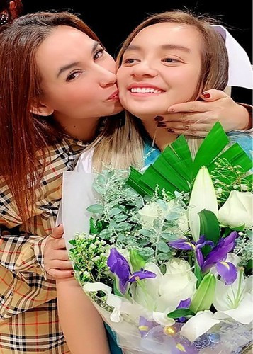 Wendy Phạm là con gái Phi Nhung. Em sinh năm 1992 tại Mỹ, đến năm 2017 mới lộ diện trước công chúng.