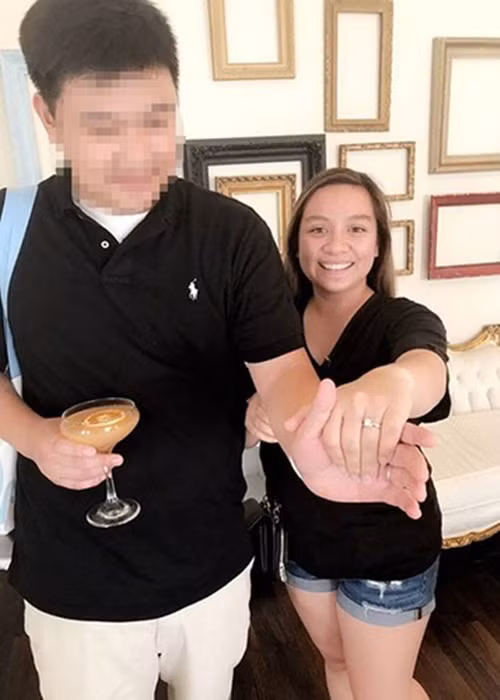 Con gái của Phi Nhung từng để trạng thái đính hôn với một chàng trai gốc Việt. Hiện tại, Wendy không có bất kì chia sẻ nào về chuyện tình cảm.