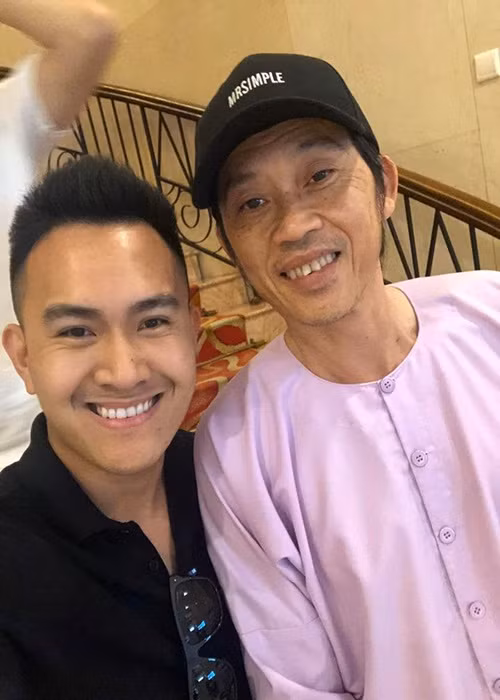 Giữa tháng 9/2021, hàng loạt diễn đàn showbiz lan truyền tin đồn Hoài Linh được con trai Thành Vinh bí mật đón về Mỹ.