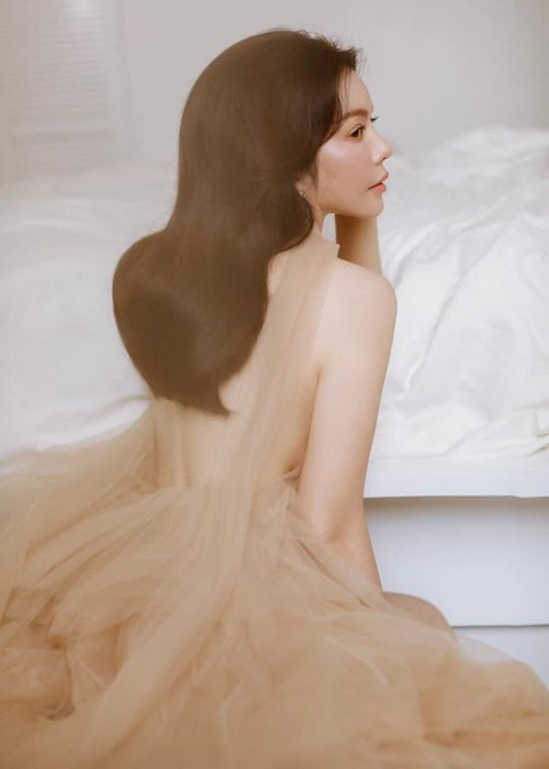 Xinh đẹp, giàu có nhưng Lý Nhã Kỳ vẫn độc thân. 2 năm trước, Lý Nhã Kỳ chia tay bạn trai 9 năm. Hiện tại, chuyện tình cảm của cô là một ẩn số.